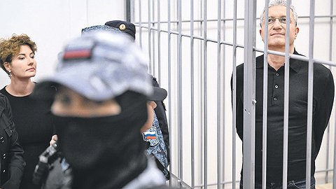 Тимуру Иванову строят новые взятки